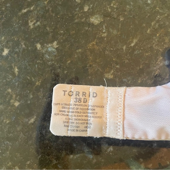 38D Torrid bra with double strap. - Picture 3 of 3